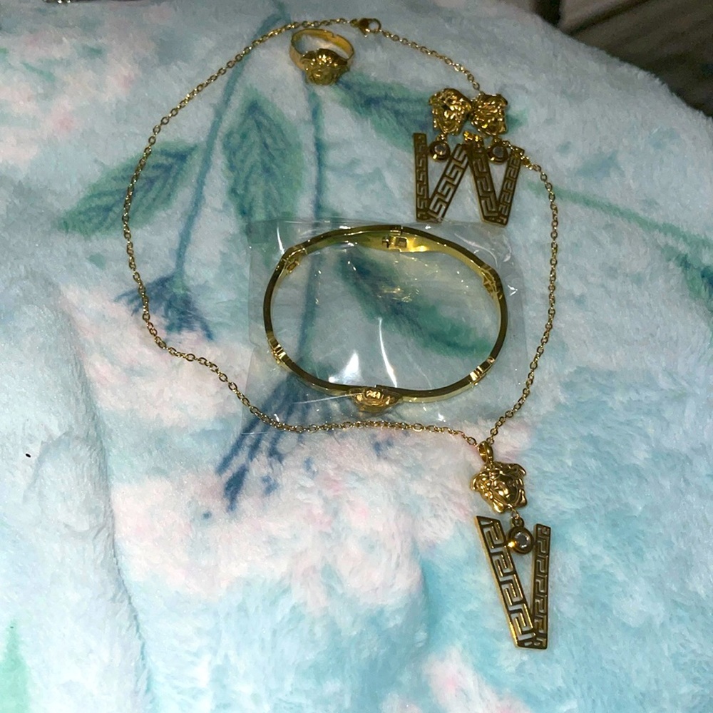 Faux Gold Tone Necklace Clamper Bracelet, Ring & Earrings Faux Designer Set